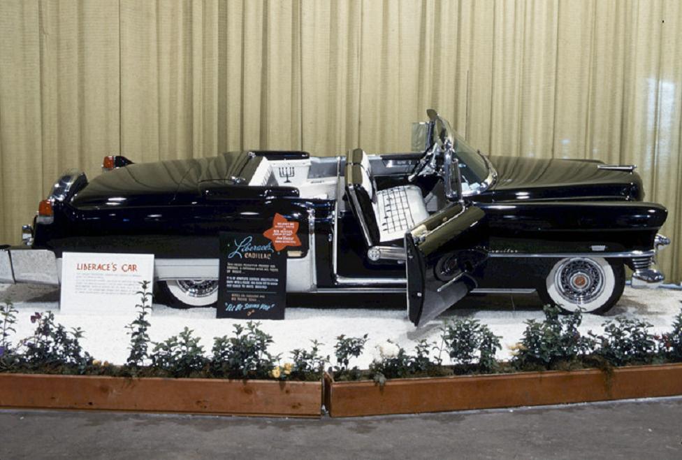 0 car show 1954 Pan Pacific Auditorium 05 Liberace's car.jpg