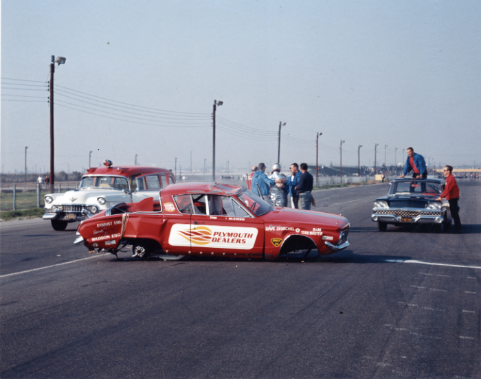00-06-Goose-65-Cuda-Crash-lions.jpg