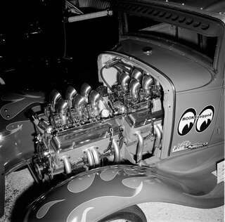 003-backstage-1961-dual-chevy-tudor_12845-10_19610111_ROD.jpg