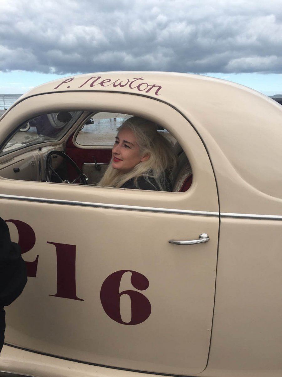 009-2017-pendine-sands-1937-lincoln-driver.jpg