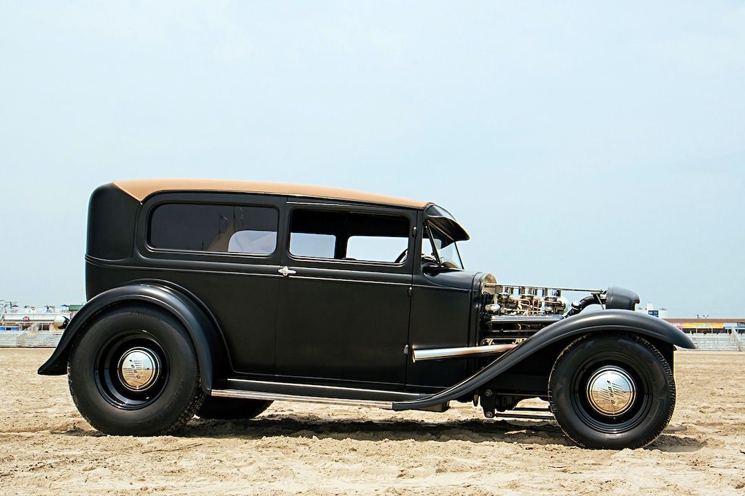 01-1930-ford-tudor-sedan-helmuth.jpg