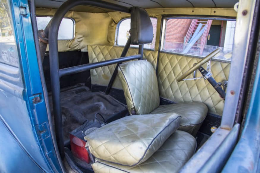 011-hess-1932-ford-victoria-gasser-rear-seat-660x440.jpg