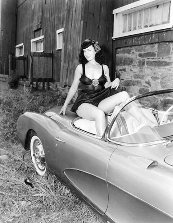 033fda7444810b4171091d7b21d5ed1b--bettie-page-photos-corvettes.jpg