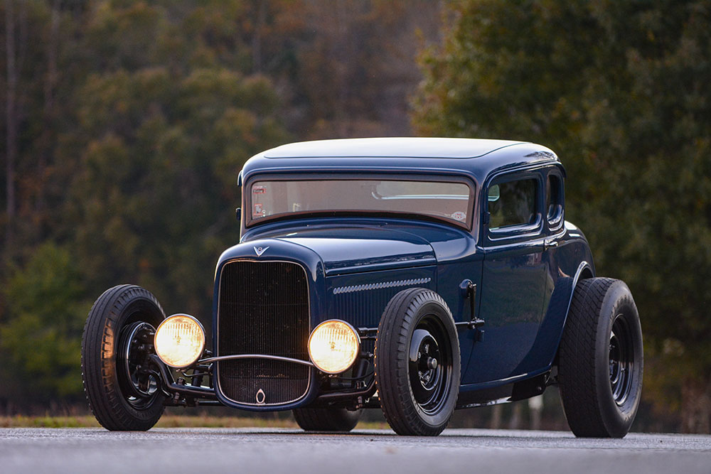 05-Classic-looking-32-Ford-Coupe.jpg