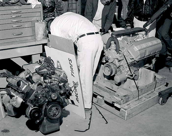 06-struggles-1964-daytona-pits-two-engines-static.png