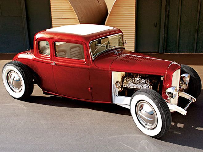 0811rc_02_z+1932_ford_five_window_coupe+passenger_side.jpg