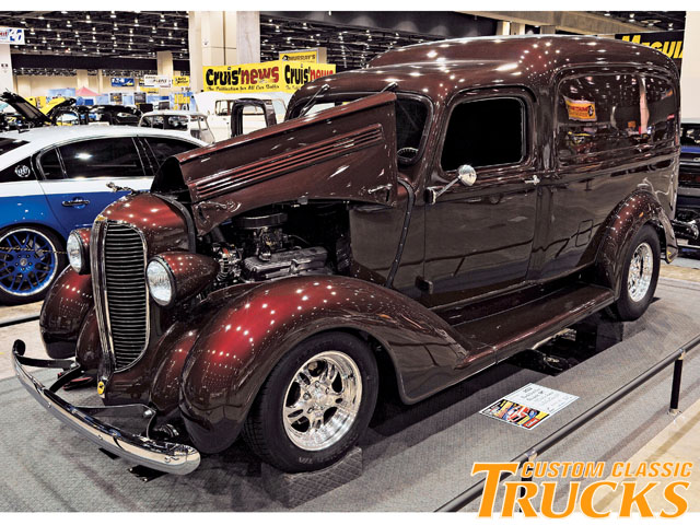 0906cct_13_z+2009_detroit_autorama+1938_dodge_humpback_panel_truck.jpg