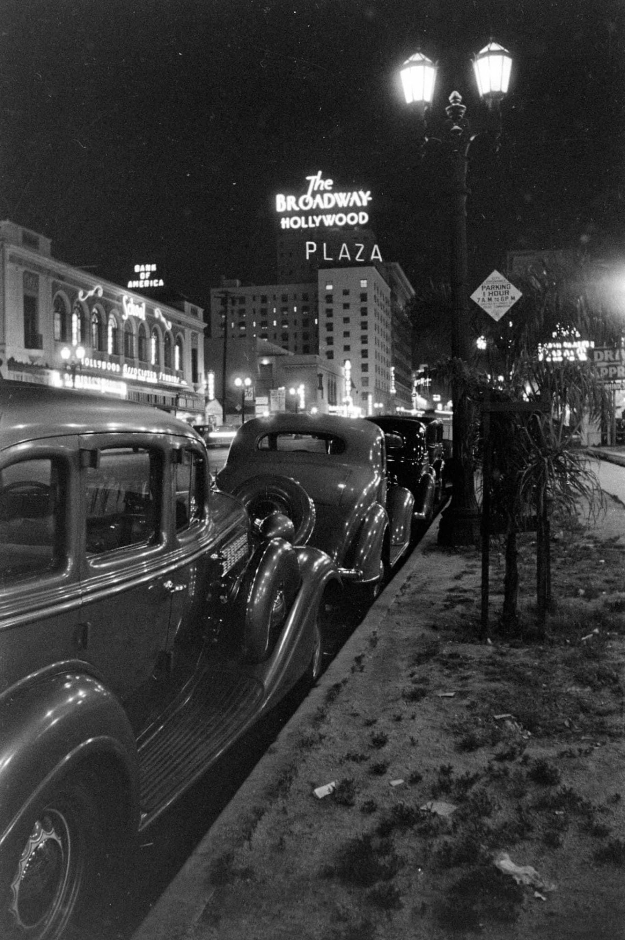 1 1 1 ADS Vine at night, looking north toward Hollywood in 1936..jpg