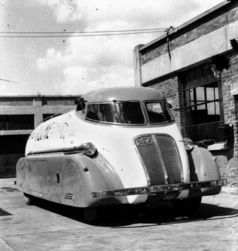 1 1937 REO FUEL TANKER.jpg