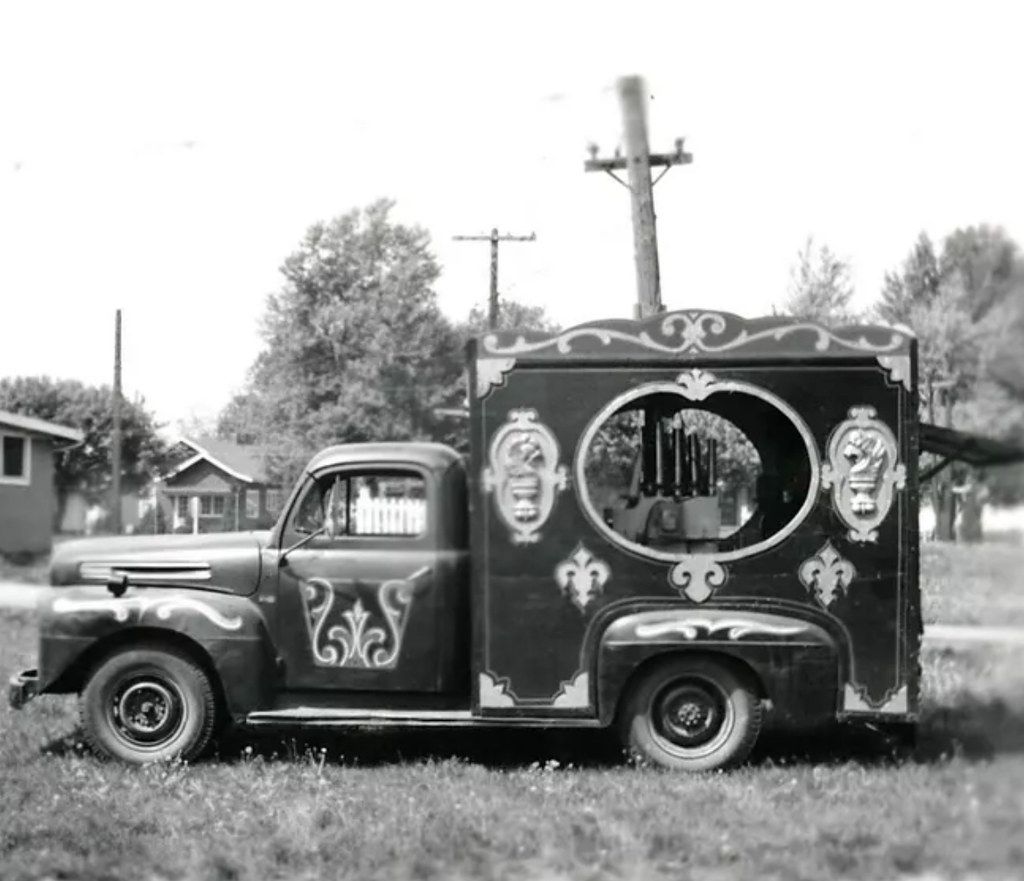 1 1940'S KING BROTHERS CIRCUS.jpg