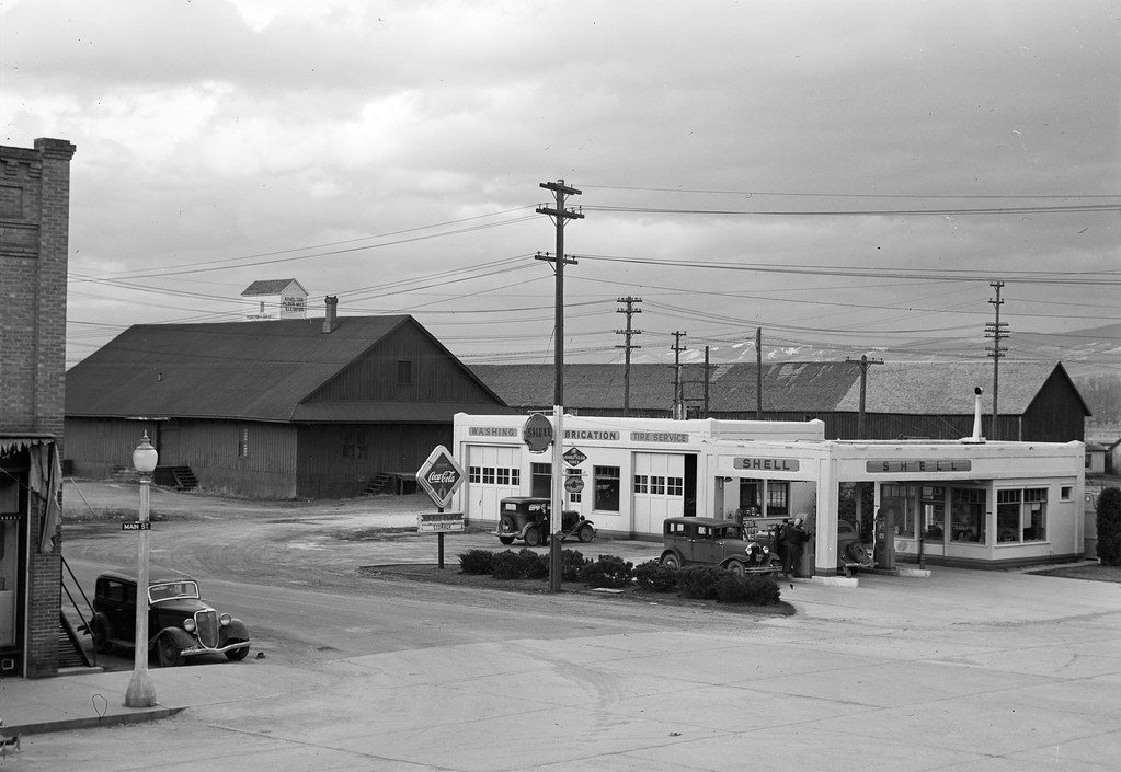 1 1942 HAMILTON MONTANA.jpg