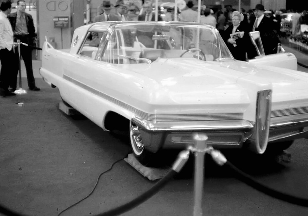 1 1956 PACKARD PREDICTOR CHIICAGO AUTO SHOW.jpg