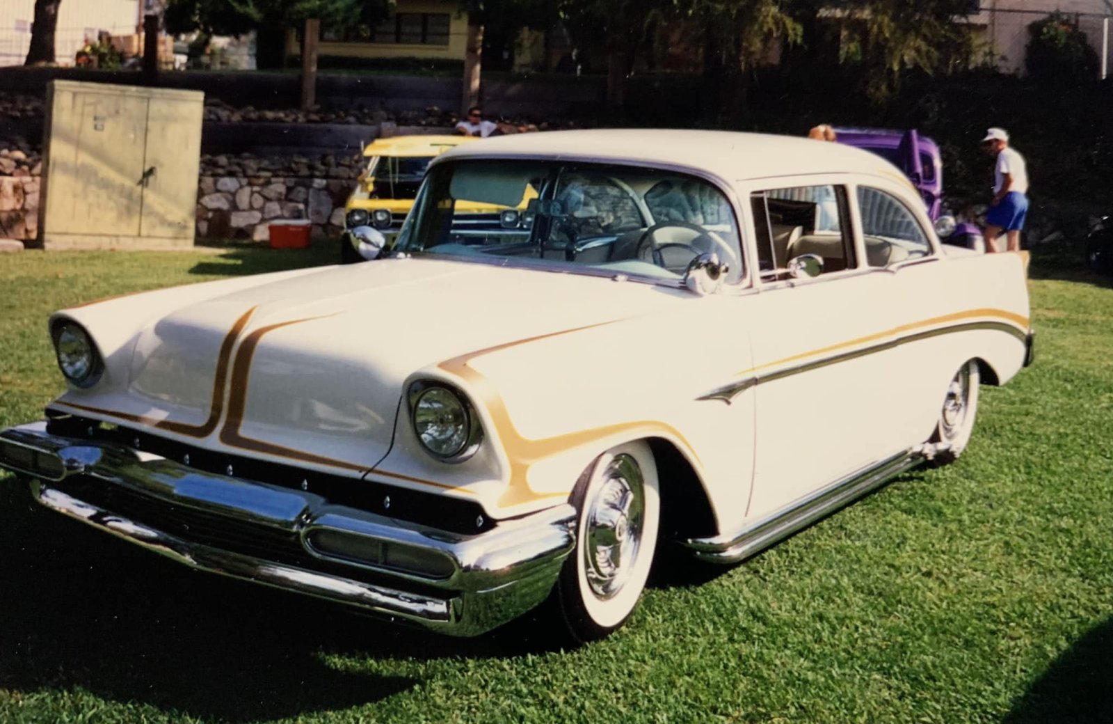 1 A CUSTOM CHEVY (230).jpg