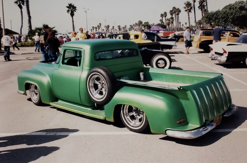 1 A CUSTOM FORD TRUCKS (2).jpeg