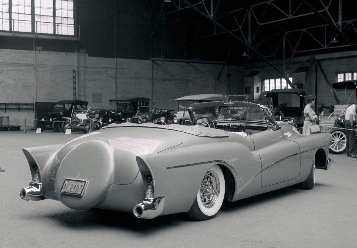1 BUICK CUSTOM (12).jpg