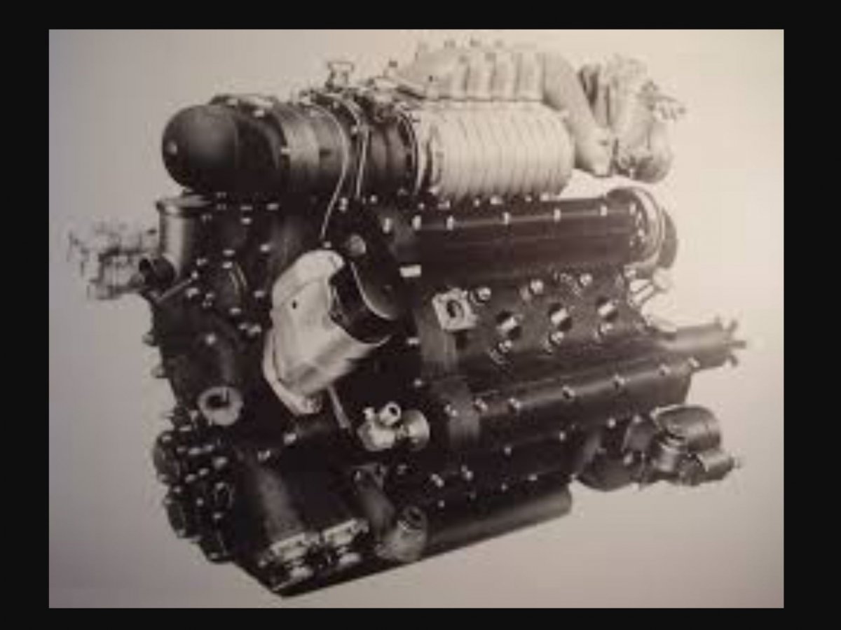 1 engine Pegaso motor supercharged.jpg