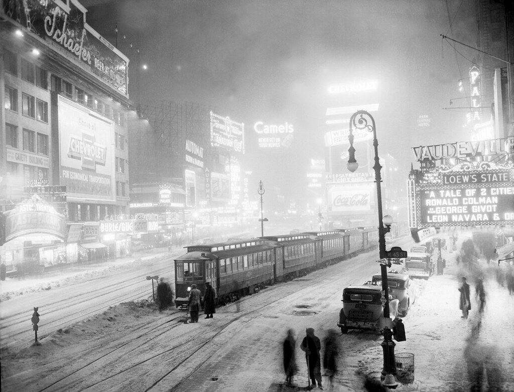 1 TIMES SQUARE WINTER 1936.jpg