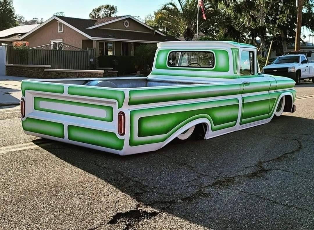 10 CUSTOM (26).jpg