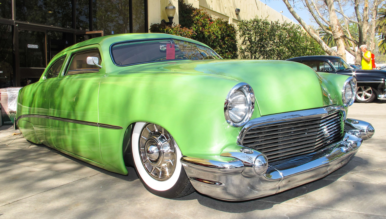 10 CUSTOM FORD (73B).jpg