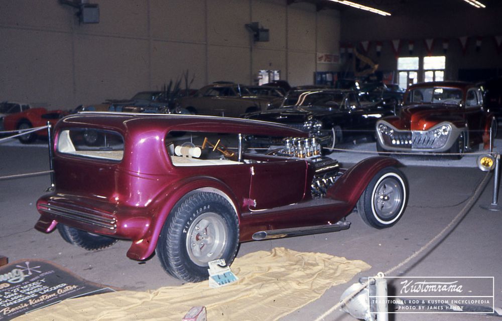 1000px-Larry-farber-lil-coffin-san-mateo-1963-tod-custom-show2.jpg