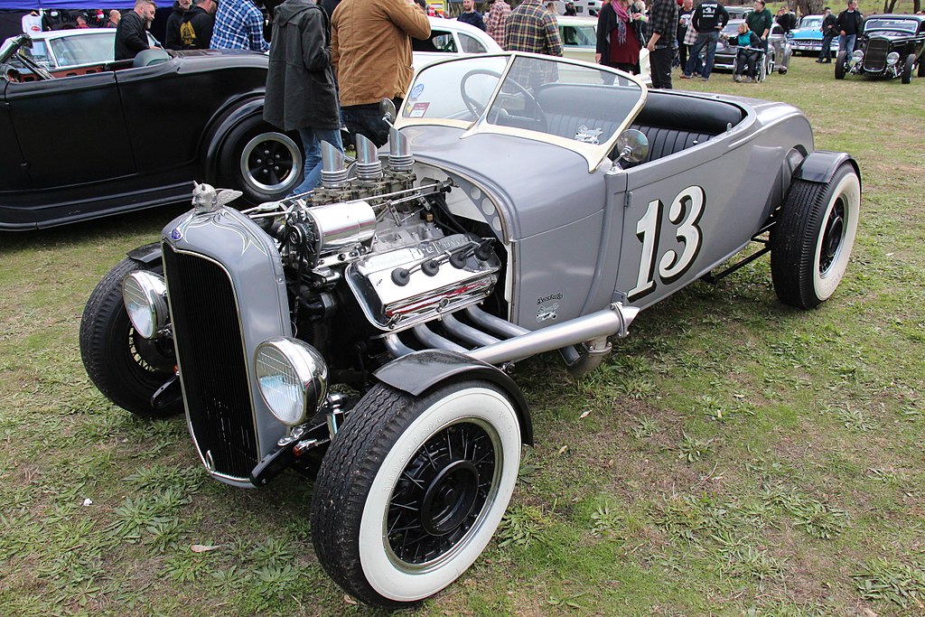 1024px-1929_Ford_Model_A_Roadster_Hot_Rod_(34189381912).jpg