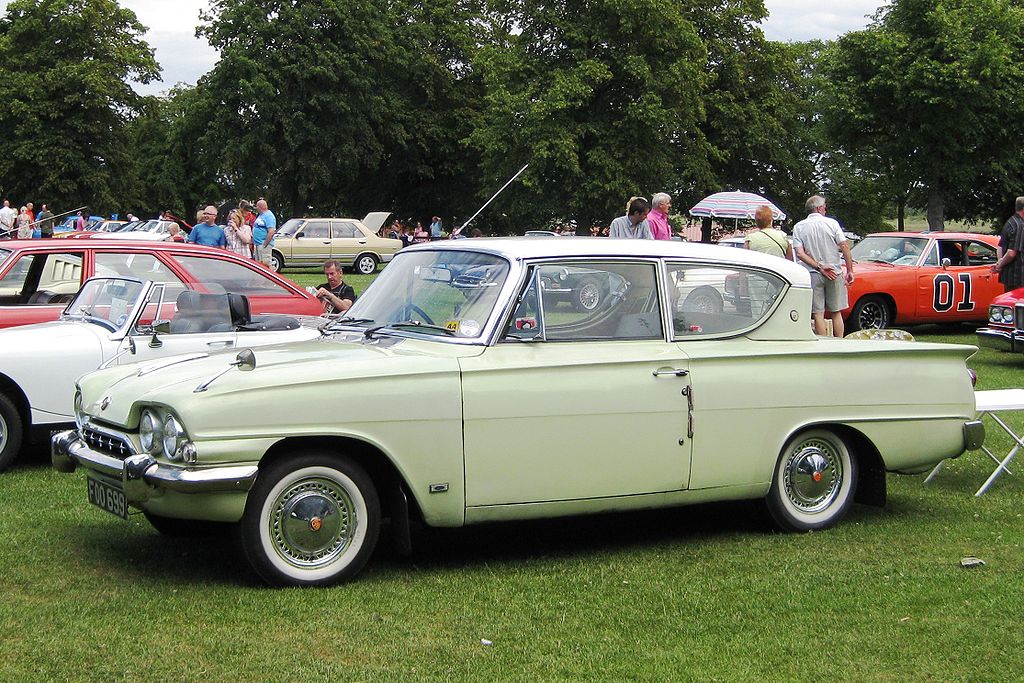 1024px-Ford_Classic_two_door_registered_March_1963_1498_cc.jpg