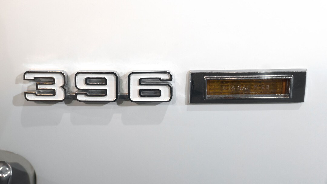 114-1969-Camaro-SS-396-fender-emblem-no-stripe (2).jpg