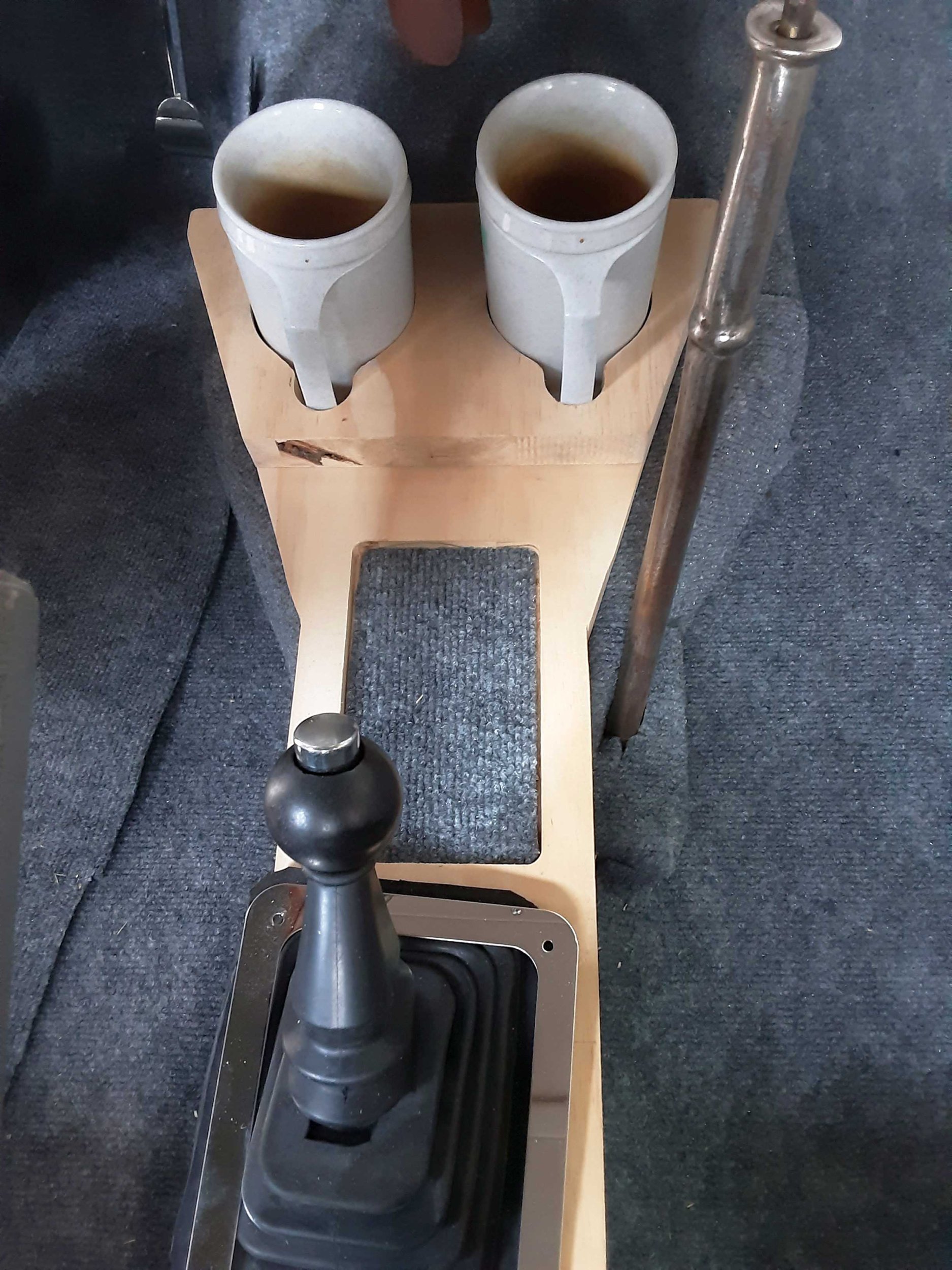 1154 121024 Console with Cup Holders.jpg