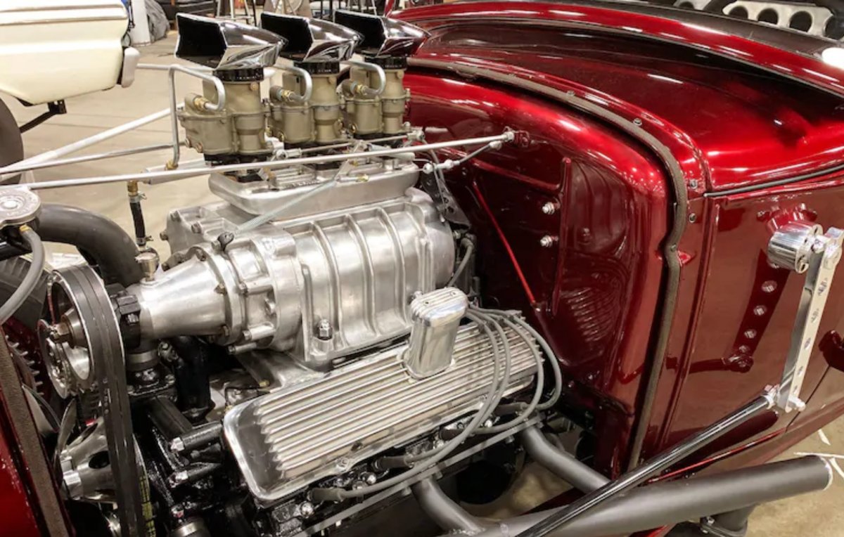 115d caddy int.jpg