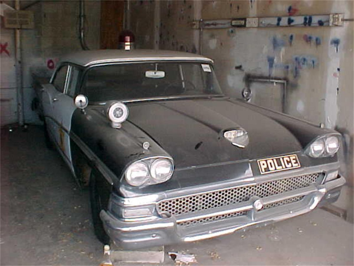 11648757-1958-ford-police-car-std.jpg