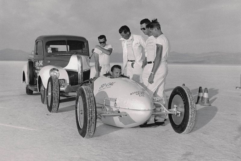 (12) SoCal Belly Tank Lakester & 41 Ford push truck - 1952.jpg