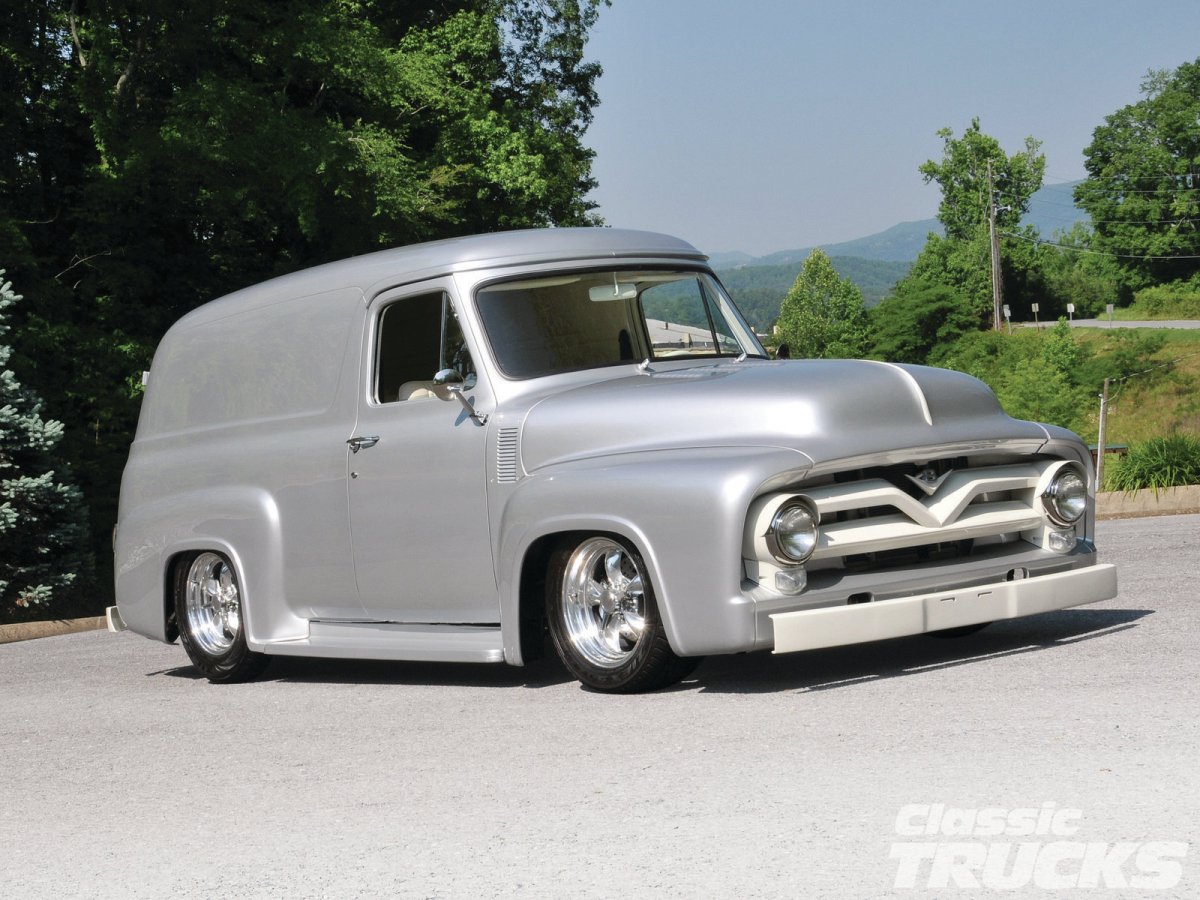 1211clt-01-o-1955-ford-panel-truck-front.jpg