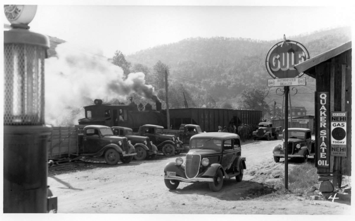 13465-last-train-of-Appalachian-Railway.jpg