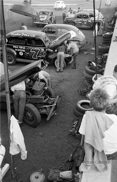 14971499-Howard-Sochurek-Stock-Car-Races-1950-GSH.jpg