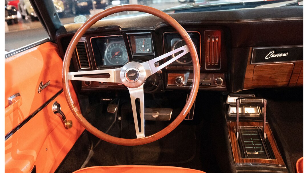 173-1969-Camaro-SS-RS-Indy-pace-car-driver-seat-view (1).jpg