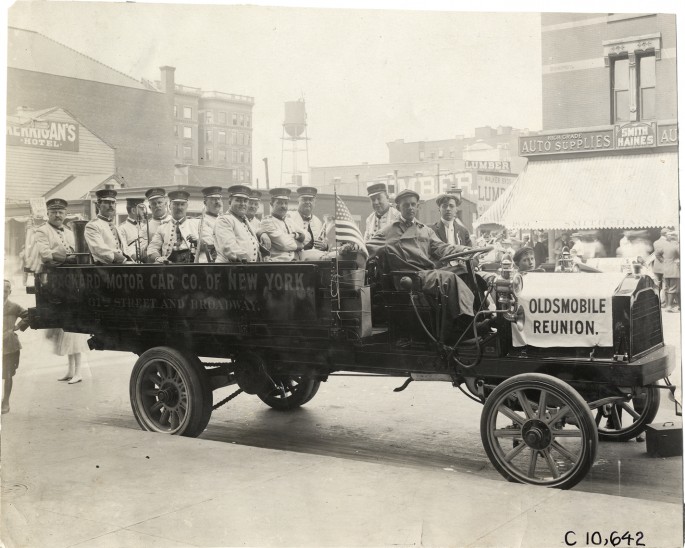 1908 Packard.jpg