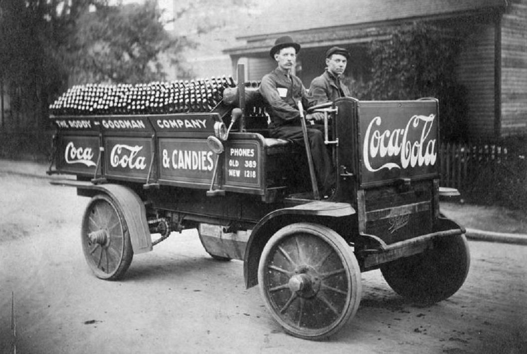 1909 Coca-Cola truck Knoxville, TN.jpg