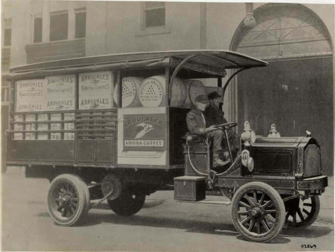 1910 Packard.jpg