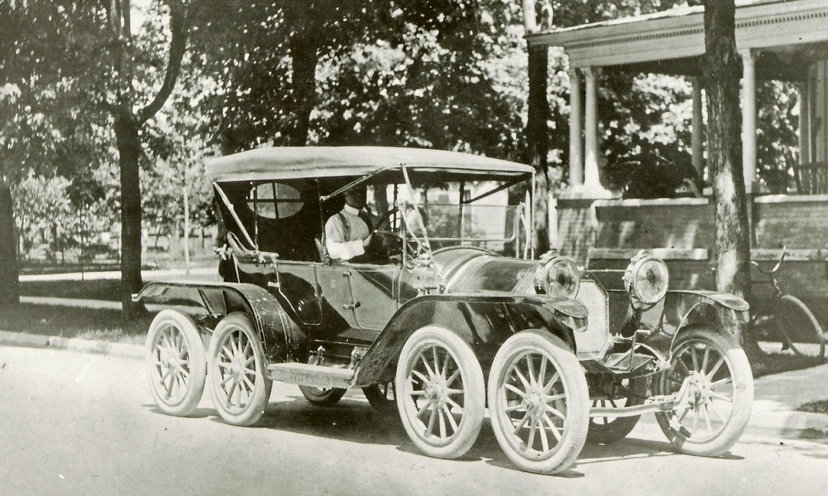 1911 Reeves Octoauto.jpg