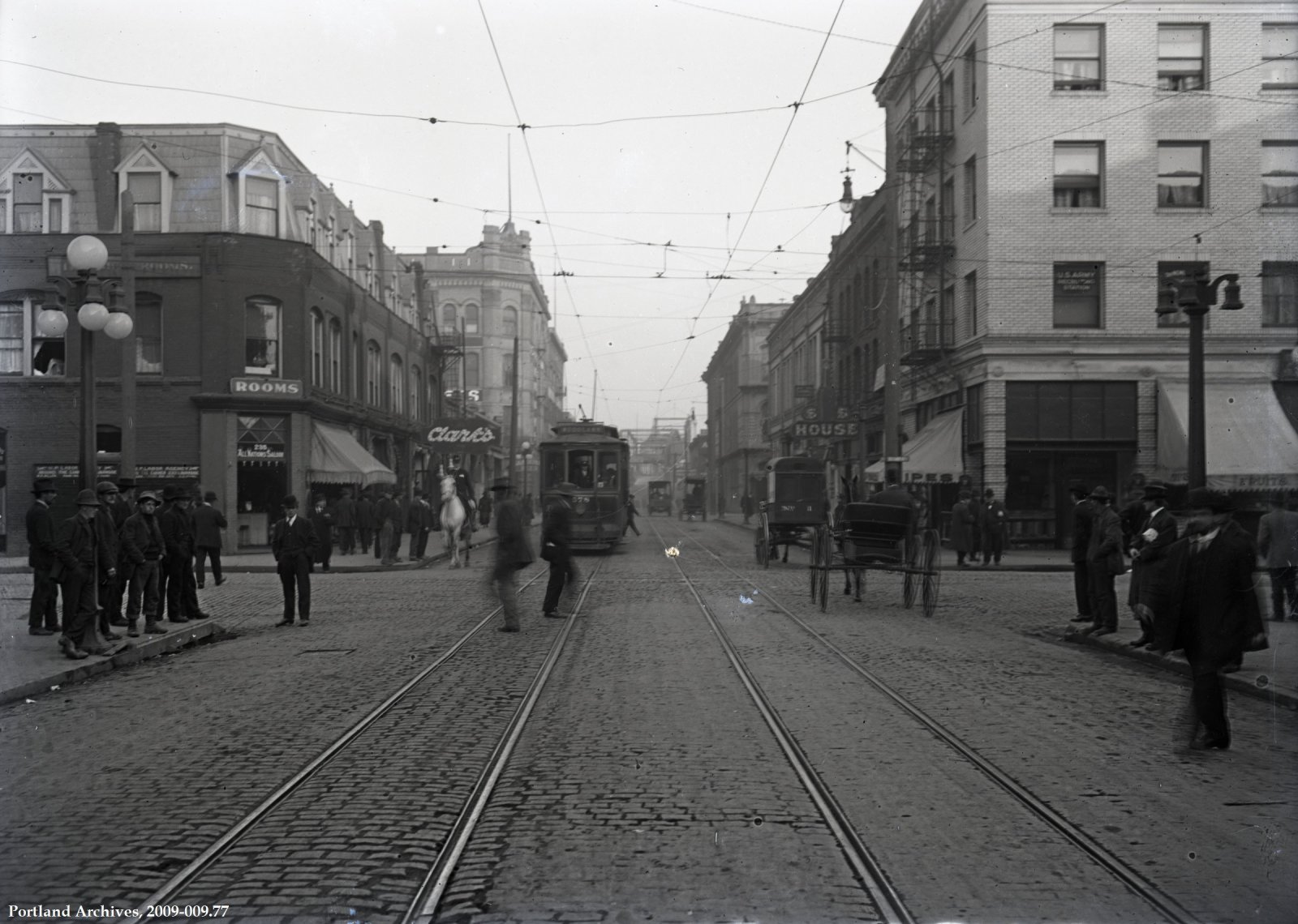 1913-oct-18_west-burnside-looking-east-from-3rd_a2009-009-77.jpg
