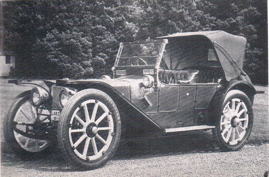 1915 Underslung American.jpg
