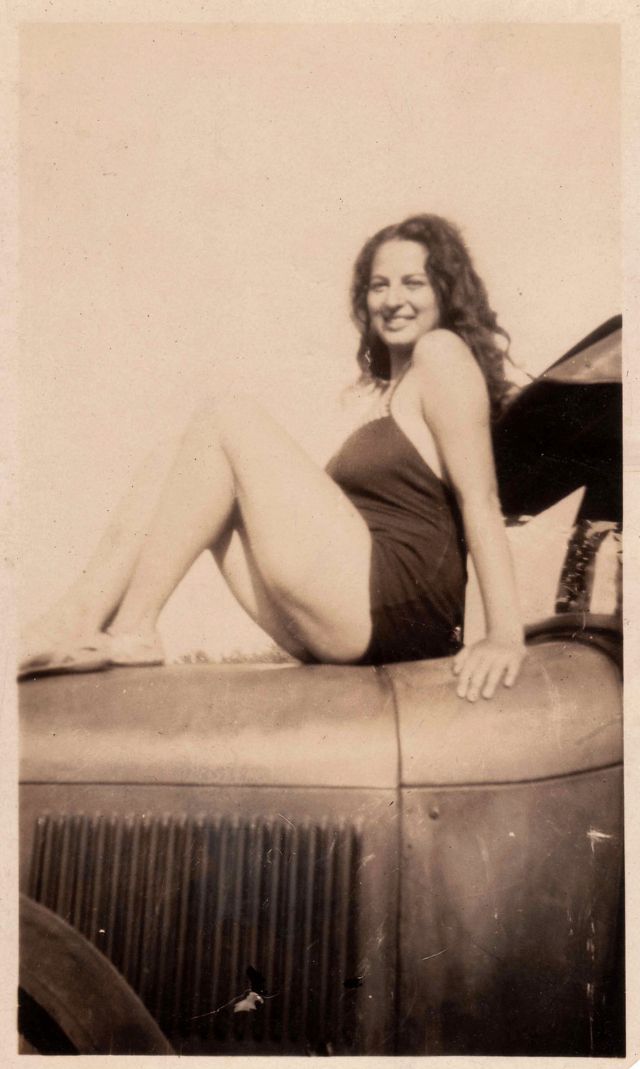 1920s-1930s-swimsuits-19.jpeg