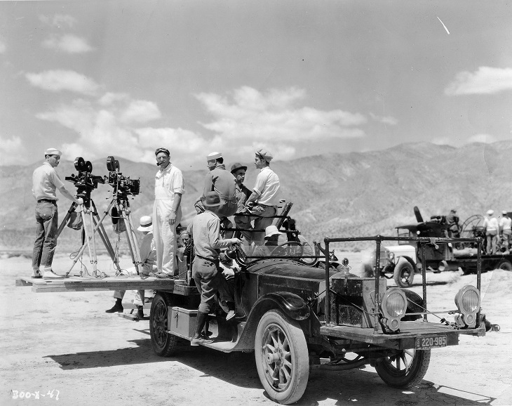 1922 220-985.jpg