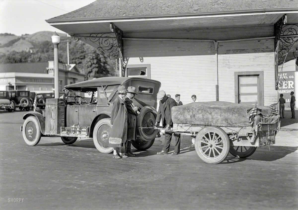 1925 Nash and Auto Kamp via SHORPY.jpg