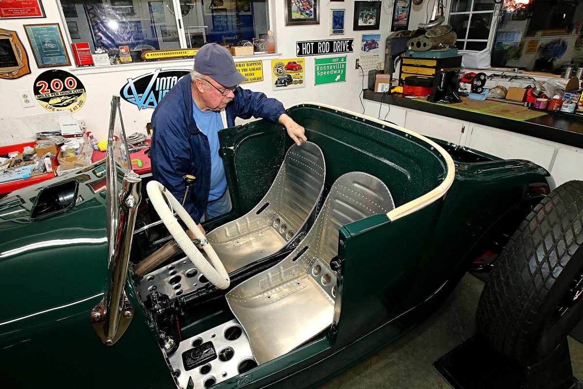 1927-ford-highboy-roadster-walsh (37).jpg