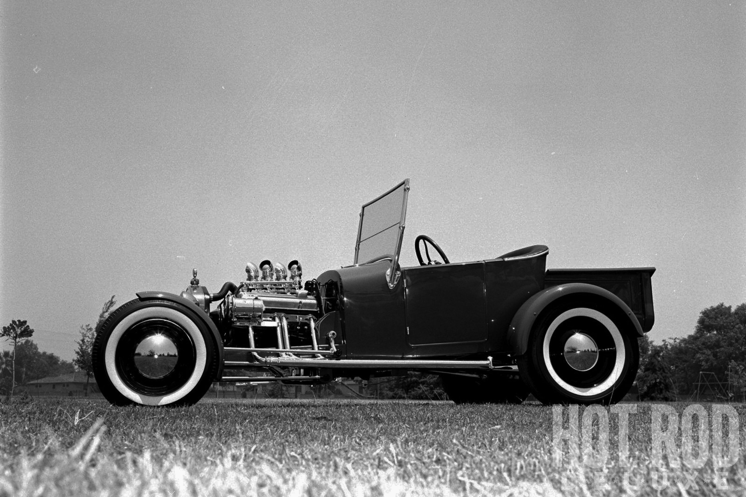 1927 T-Bucket with Cycle Fenders and a Small Block Chevy.jpg