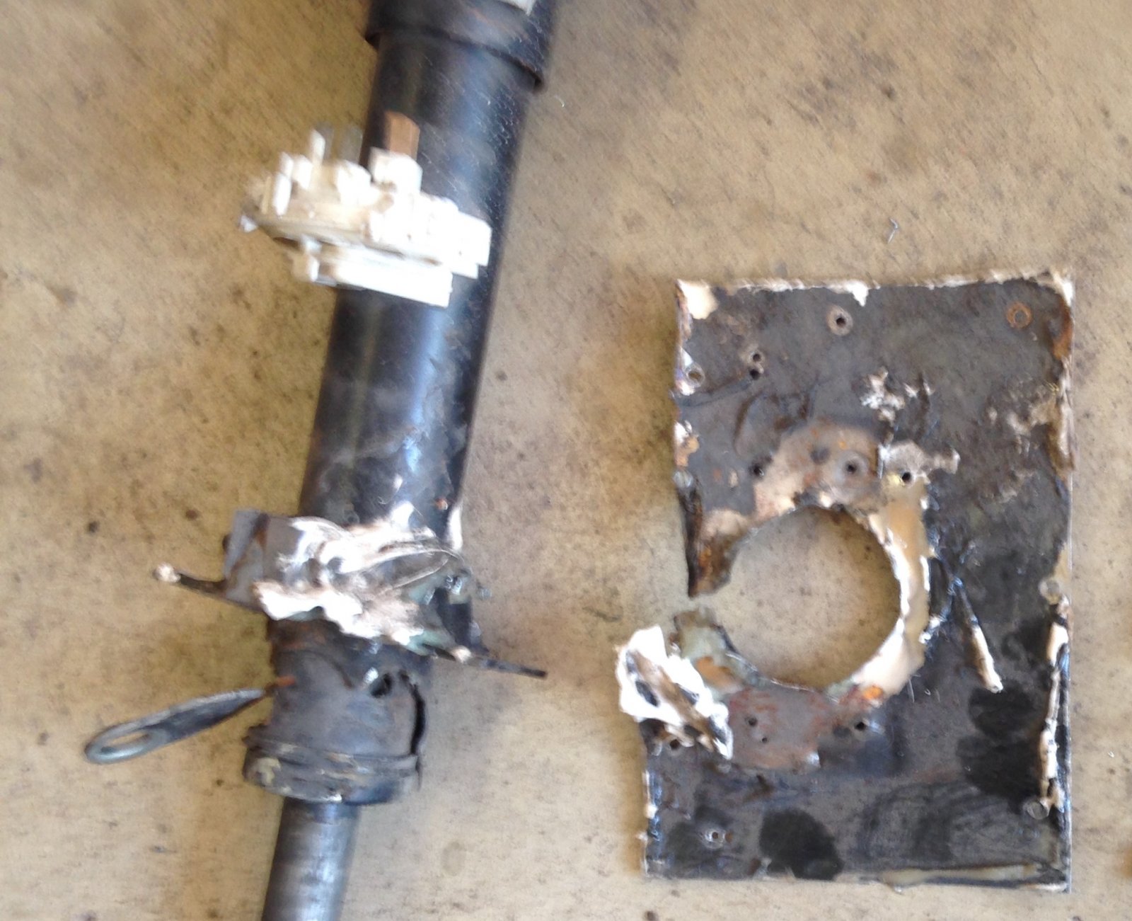 1928  Model A Steering column mount 1.jpg