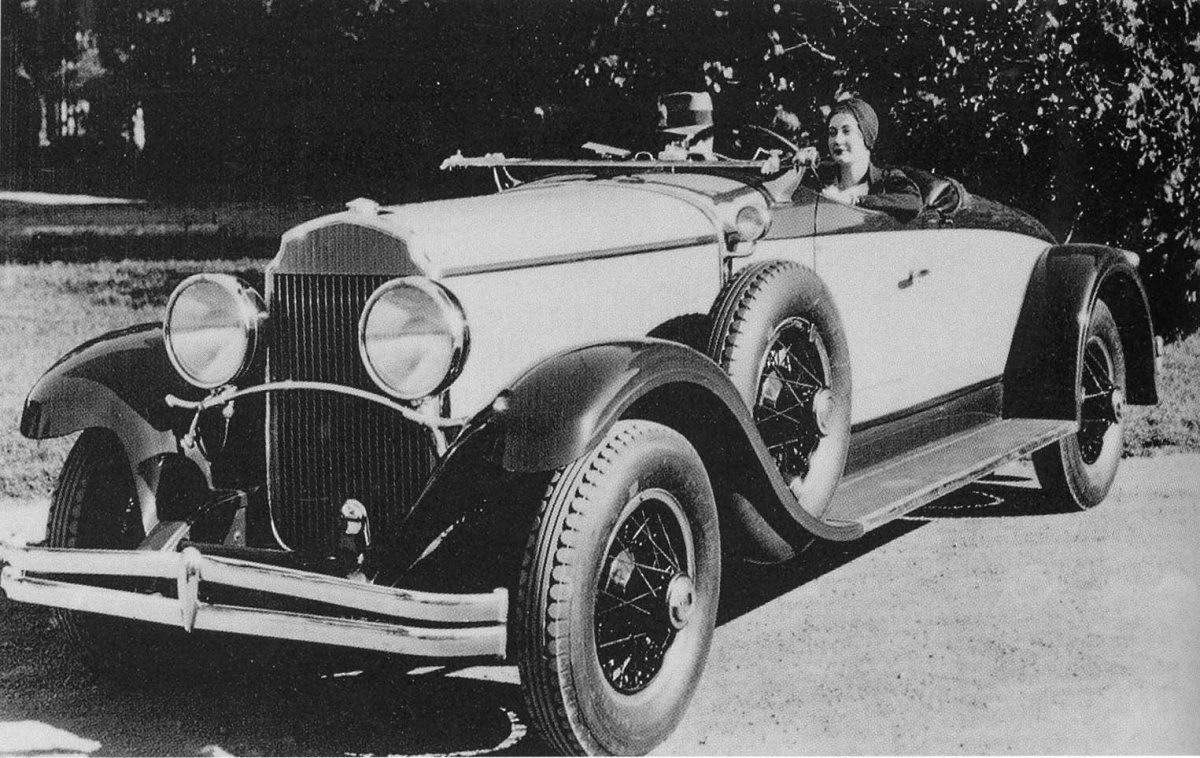 1929 Chrysler Imperial L-80 Roadster.jpg