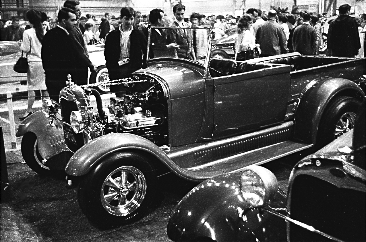 1929 RPU at a Show with Cragars.jpg