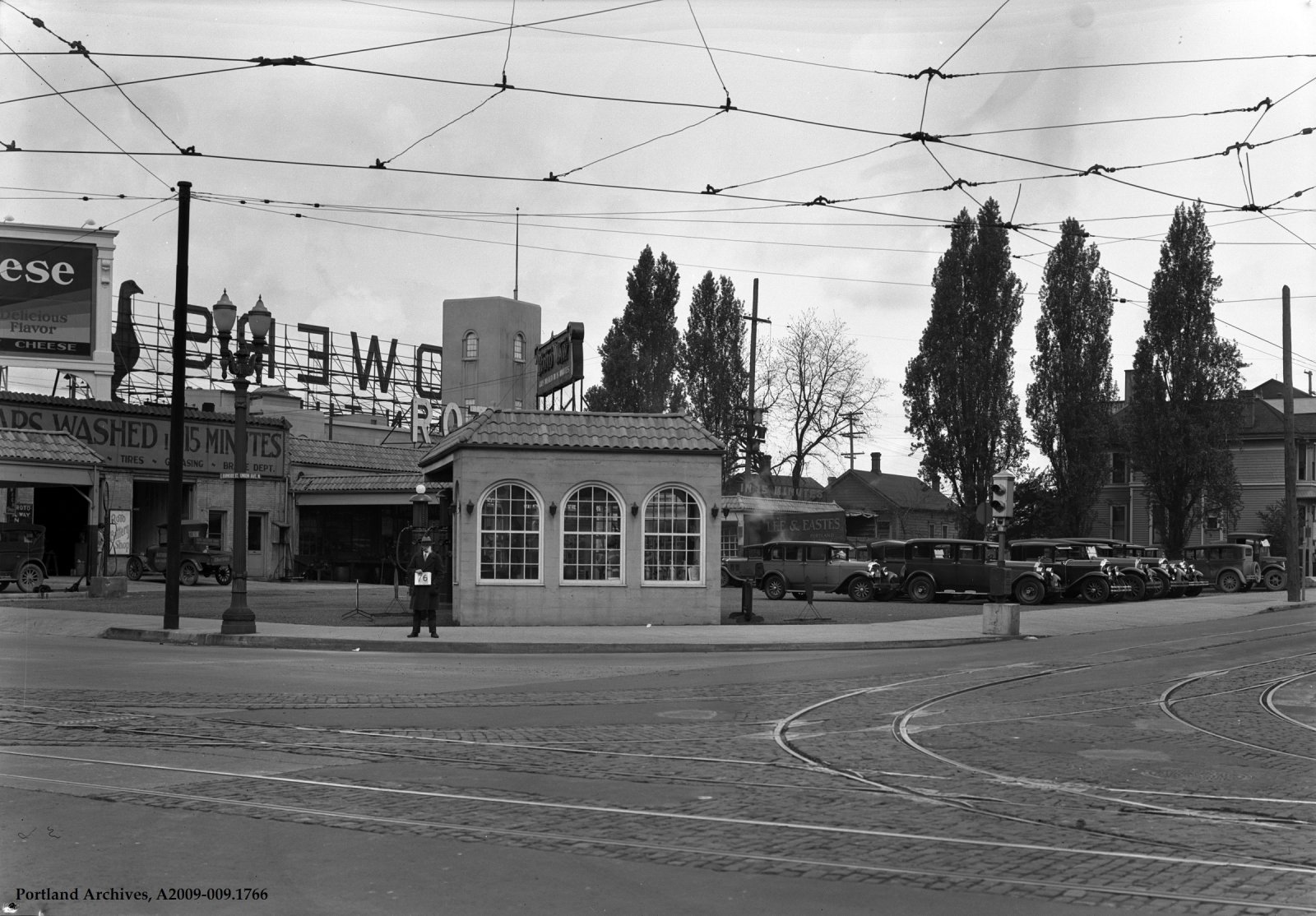 1929_12-ne-union-mlk-blvd-between-e-burnside-ne-couch-looking-northwest_a2009-009-1766.jpg